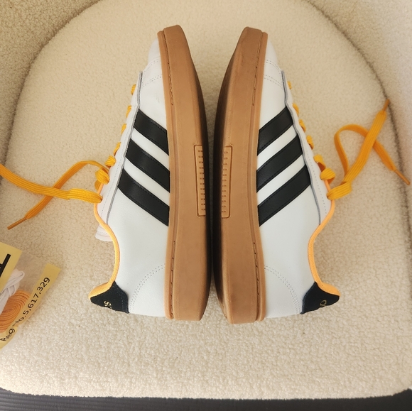 ADIDAS GRAND COURT ALPHA Womens Shoes Sneakers size 9 White Flash Orange - Picture 5 of 9